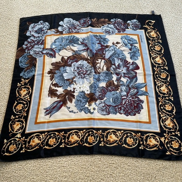 Large square dark floral scarf hand rolled edges NEW - Picture 1 of 8